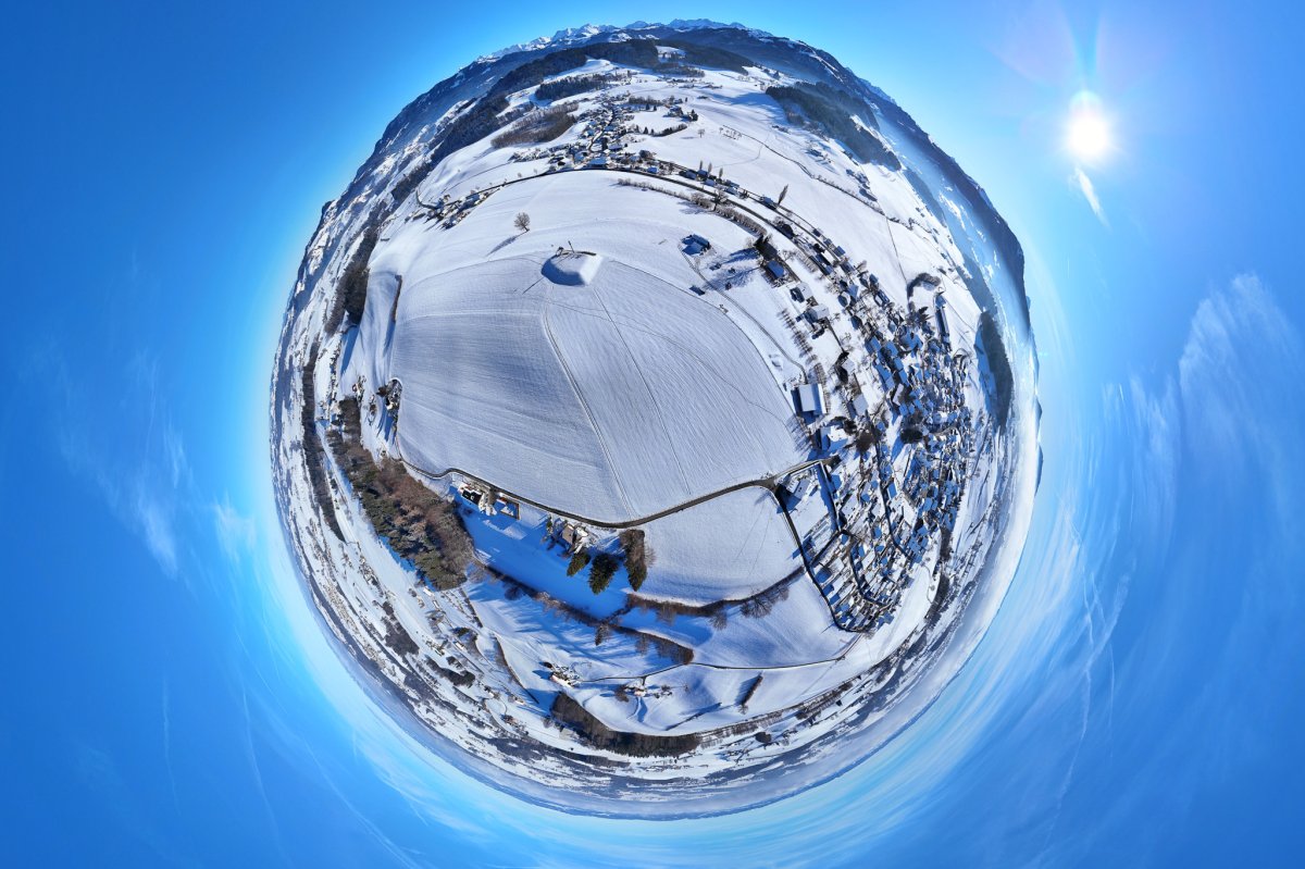 Die Luftaufnahme der Erde kunstvoll dargestellt